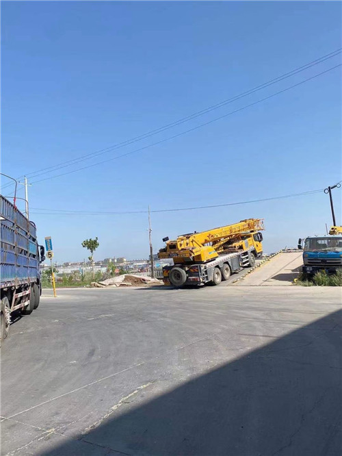 台安县25吨吊车的租赁价格大概是多少？